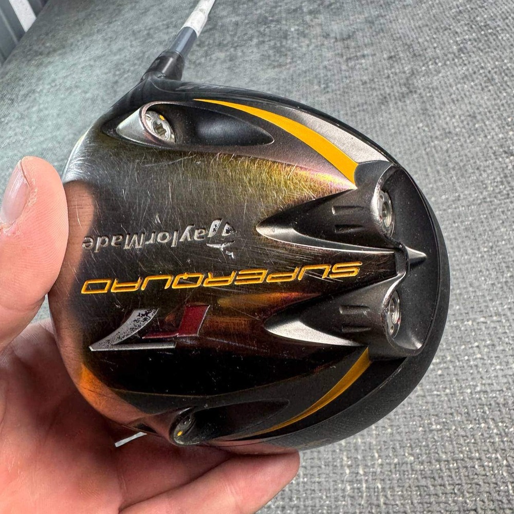 TaylorMade r7 SuperQuad Driver 10.5 Right Hand Black Gold Graphite with Sock